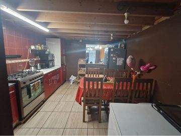 Espaciosa y Acogedora Casa en Excelente Ubicación