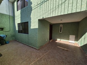 Casa en venta en Valle de Aragón 3ra Secc., Ecatepec, Estado de México.