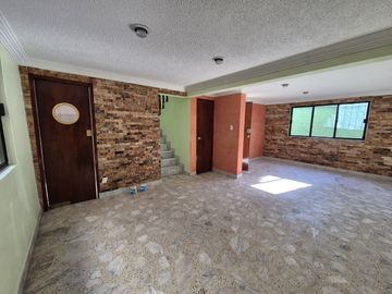 Casa en venta en Valle de Aragón 3ra Secc., Ecatepec, Estado de México.