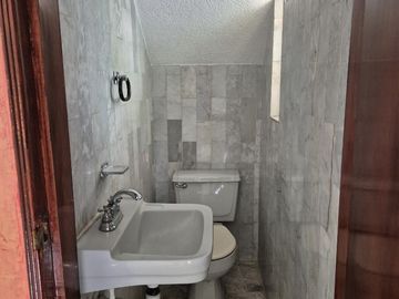 Casa en venta en Valle de Aragón 3ra Secc., Ecatepec, Estado de México.
