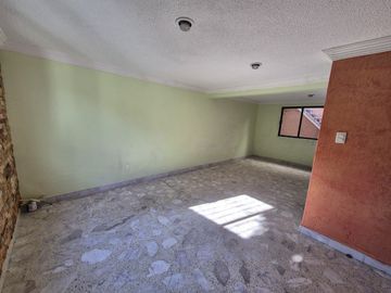 Casa en venta en Valle de Aragón 3ra Secc., Ecatepec, Estado de México.