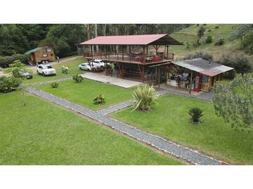 VENTA DE FINCA-HOTEL EN SALENTO, QUINDO, COLOMBIA