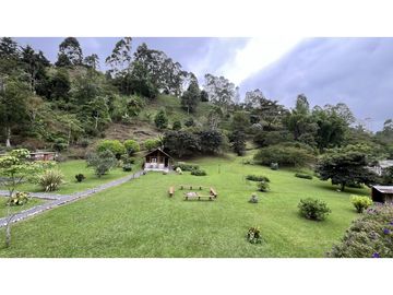 VENTA DE FINCA-HOTEL EN SALENTO, QUINDO, COLOMBIA