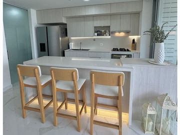 Vendo moderno apto piso medio alto en la loma de Los Mesa