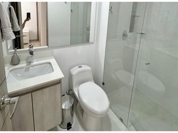 Vendo moderno apto piso medio alto en la loma de Los Mesa
