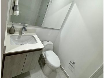 Vendo moderno apto piso medio alto en la loma de Los Mesa