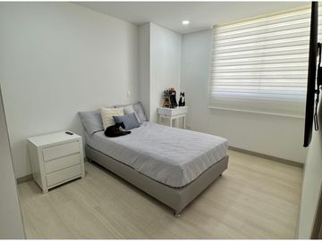 Vendo moderno apto piso medio alto en la loma de Los Mesa
