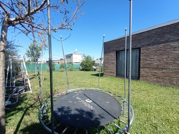 Venta Casa Roldan Acequias del Aire 3 Dormitorios Luminosa Parque