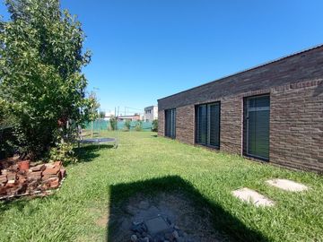Venta Casa Roldan Acequias del Aire 3 Dormitorios Luminosa Parque