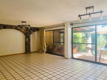 Casa en Fraccionamiento en La Cañada, Cuernavaca, Morelos CAEN-840-Fr
