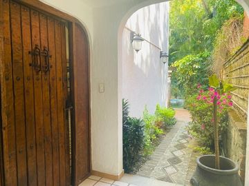 Casa en Fraccionamiento en La Cañada, Cuernavaca, Morelos CAEN-840-Fr