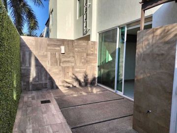 CASA EN VENTA EN RESIDENCIAL ENTRE RIOS, PUERTO VALLARTA