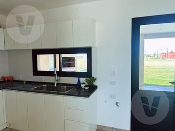 Casa en venta - Barrio Fincas de San Vicente Sporting