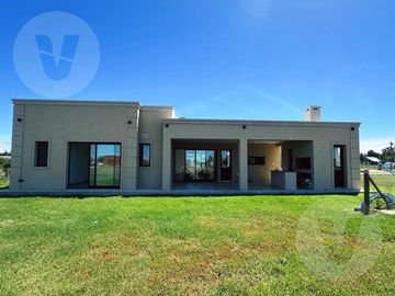 Casa en venta - Barrio Fincas de San Vicente Sporting
