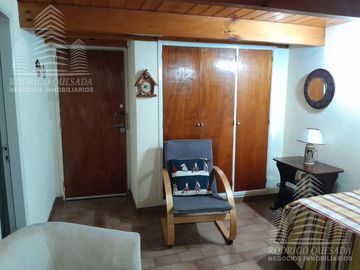 Excelente departamento de dos ambientes tipo duplex c/ cochera!!!