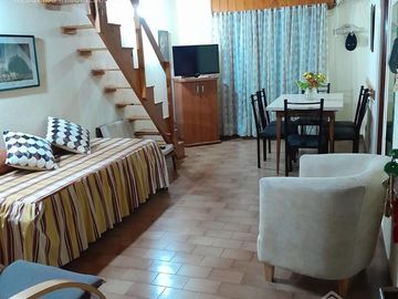 Excelente departamento de dos ambientes tipo duplex c/ cochera!!!