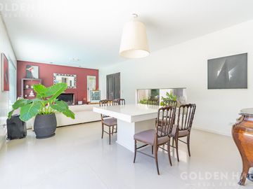 Casa Moderna en Venta con Doble Bosque en Los Castores - Nordelta