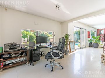 Casa Moderna en Venta con Doble Bosque en Los Castores - Nordelta