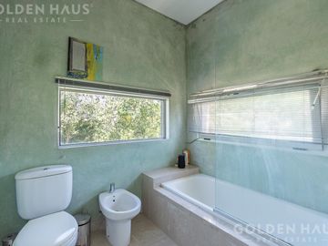 Casa Moderna en Venta con Doble Bosque en Los Castores - Nordelta