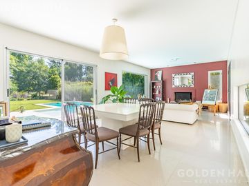 Casa Moderna en Venta con Doble Bosque en Los Castores - Nordelta