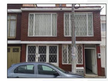 VENDO CASA BARRIO TABORA UBICADISIMA + DOS APARTAESTUDIO RENTANDO