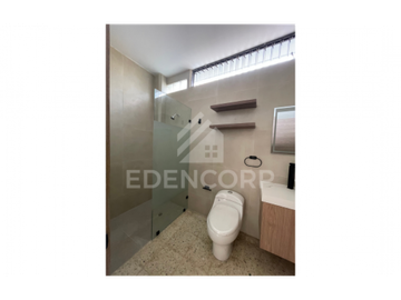Casa en Cdla. Simón Bolívar con dos departamentos independientes