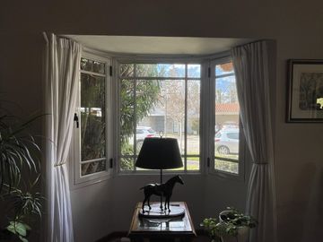 LUMINOSA CASA EN VENTA EN BARRIO SOL TRAPICHE DE GODOY CRUZ