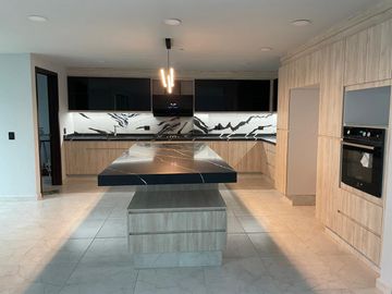 Casa en  venta con 4 recamaras en Lomas de Angelopolis Parque Zacatecas