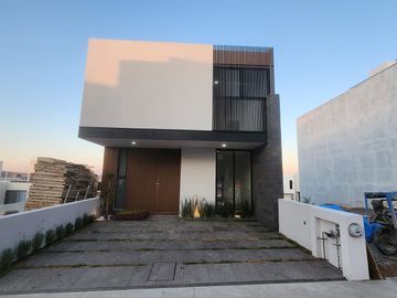 Casa en Venta en Cañadas Tres Marías Fraccionamiento privado