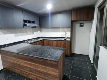 Casa Venta en Cañadas Tres Marías áreas verdes, Lago, Canchas Multideportivas