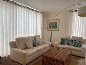 Casa en  venta en Zavaleta con 4 recamaras