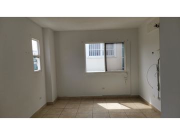 Venta: Casa en PH Los Alpes, Brisas del Golf