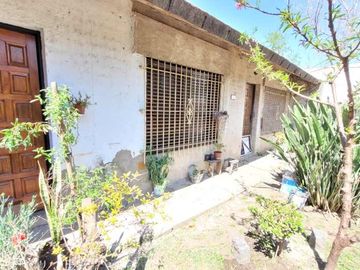 Chalet en venta en Castelar Sur