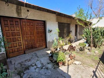 Chalet en venta en Castelar Sur