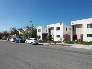 Casa en renta en avenida, Frac. Las Americas, Merida, Yucatan