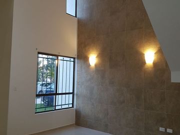 Casa en renta en avenida, Frac. Las Americas, Merida, Yucatan