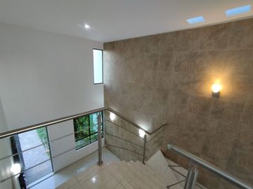 Casa en renta en avenida, Frac. Las Americas, Merida, Yucatan