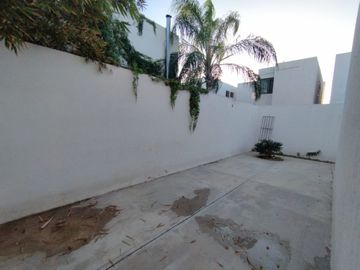Casa en renta en avenida, Frac. Las Americas, Merida, Yucatan
