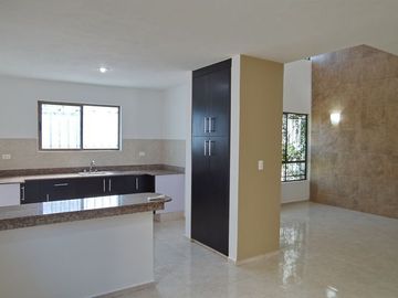Casa en renta en avenida, Frac. Las Americas, Merida, Yucatan