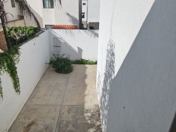 Casa en renta en avenida, Frac. Las Americas, Merida, Yucatan