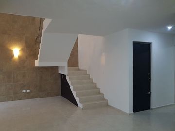 Casa en renta en avenida, Frac. Las Americas, Merida, Yucatan