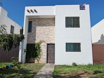 Casa en renta en avenida, Frac. Las Americas, Merida, Yucatan