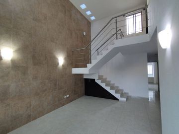 Casa en renta en avenida, Frac. Las Americas, Merida, Yucatan