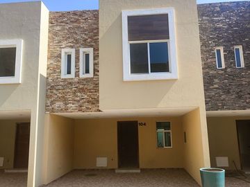 COTO CONDOMINIO VARITAS CASA