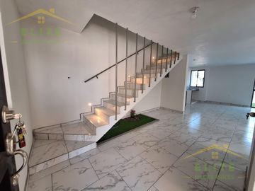 CASA  EN VENTA COLONIA JARDINES DE CHAMPAYAN