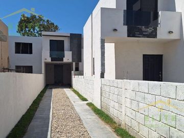CASA  EN VENTA COLONIA JARDINES DE CHAMPAYAN