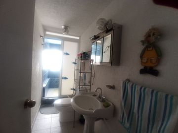 CASA EN VENTA, 4 NIVELES LOMAS DE VALLE DORADO