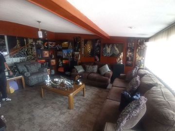 CASA EN VENTA, 4 NIVELES LOMAS DE VALLE DORADO