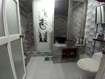 CASA EN VENTA, 4 NIVELES LOMAS DE VALLE DORADO