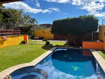 Casa en Venta en Burgos, un exclusivo fraccionamiento de Cuernavaca - Morelos.